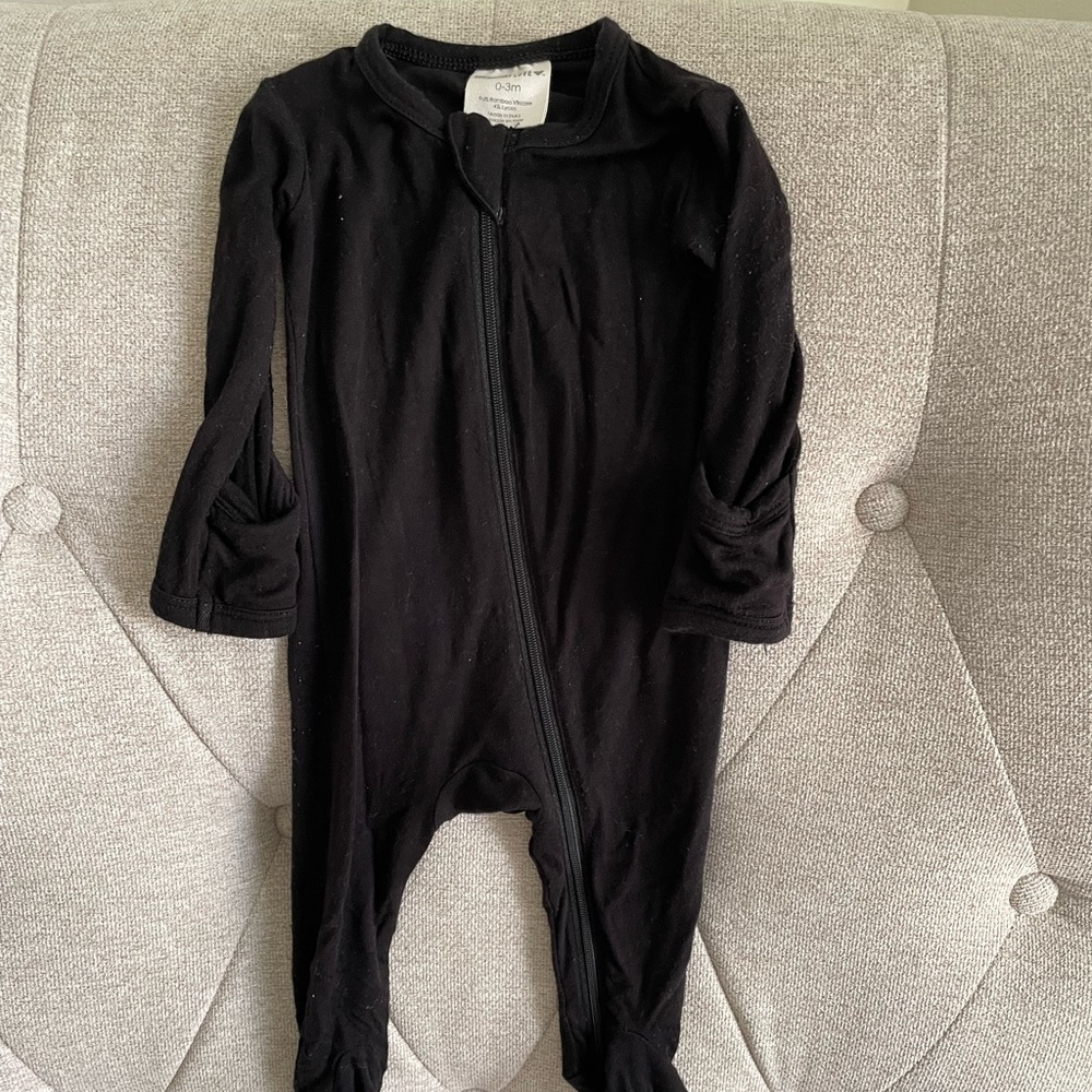 Basic Zipper Footie by SpearmintLOVE